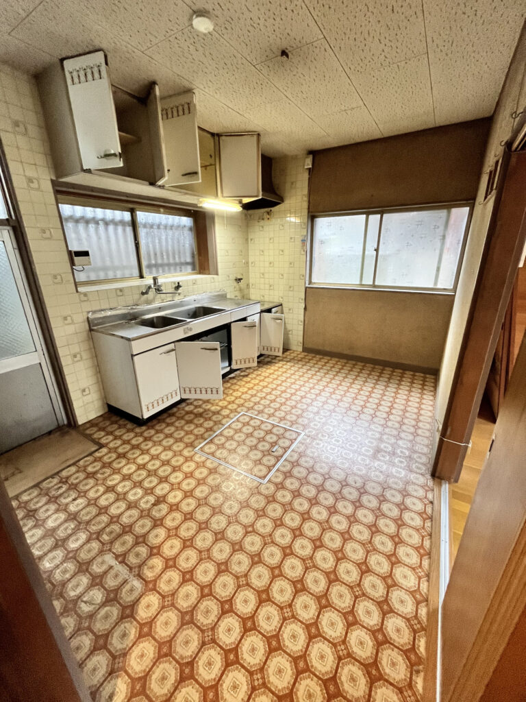 昔ながらのキッチンをリフォーム