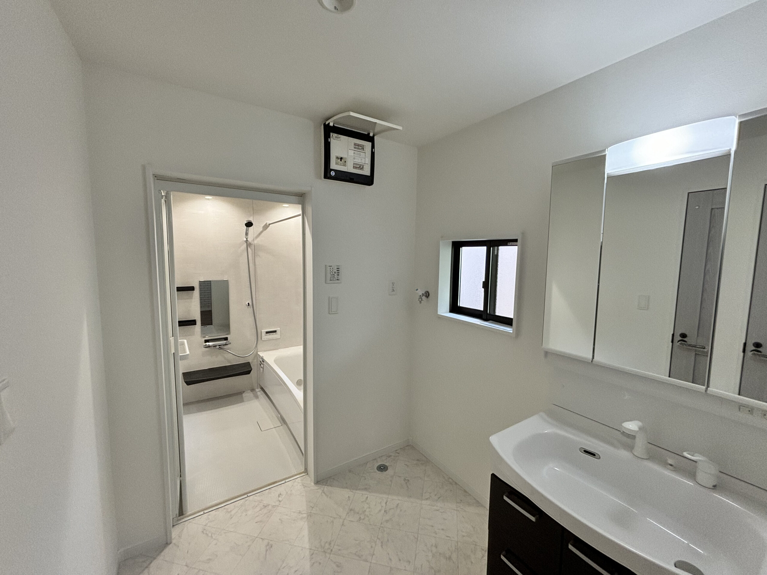 下関 洗面所リフォーム後 洗面台交換 収納力アップ