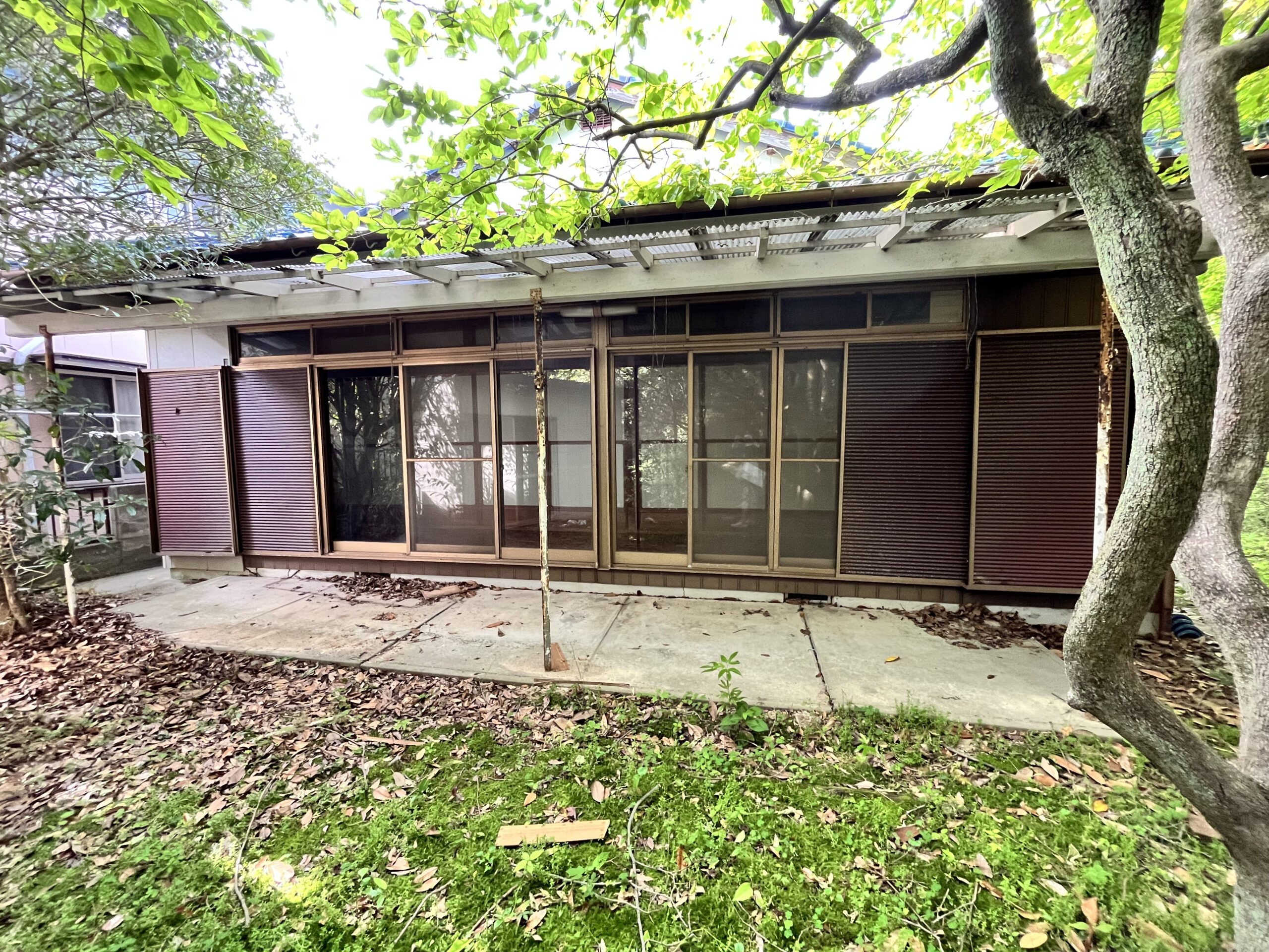 下関市 外構工事前 駐車場 雑草 劣化 外観